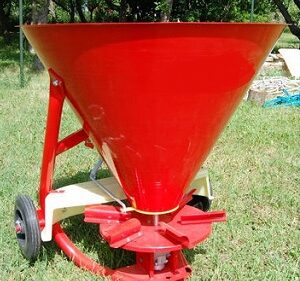 001 4355 Rasturivač veštačkog djubriva 400L